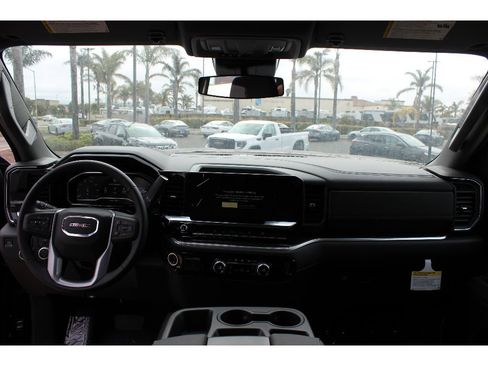 New 2025 GMC Sierra 2500 SLE image 19