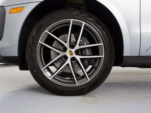 New 2026 Porsche Macan image 11