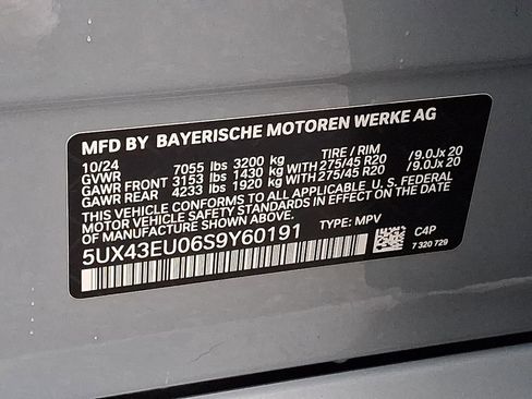 Certified 2025 BMW X5 xDrive50e w/ M Sport Package image 28