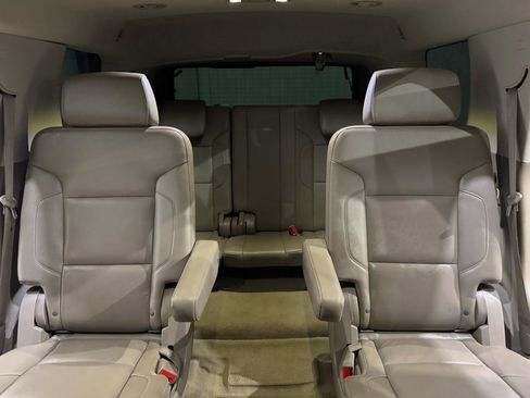 Used 2016 Chevrolet Tahoe LT w/ Luxury Package RWD image 17