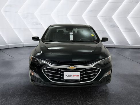 Used 2023 Chevrolet Malibu LT image 2