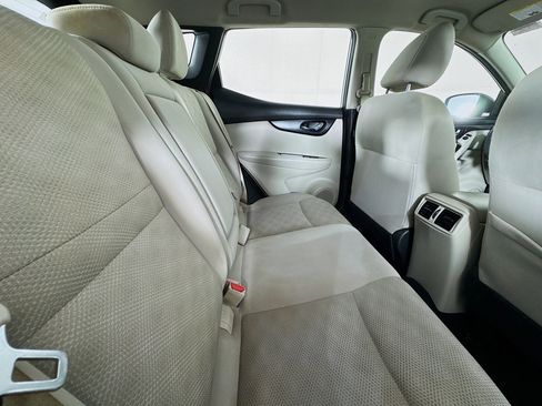 Used 2018 Nissan Rogue Sport SV image 26