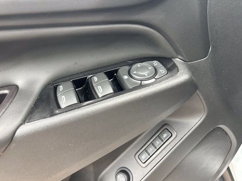Used 2022 Chevrolet Equinox Premier FWD image 12