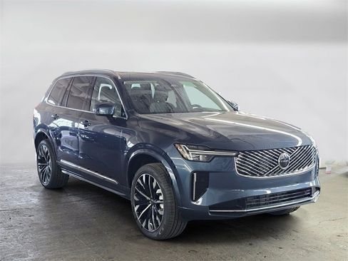 New 2026 Volvo XC90 B5 Core w/ Protection Package image 3