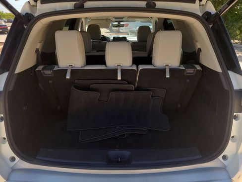 Certified 2023 Nissan Pathfinder SL FWD image 8