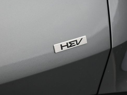 Used 2025 Kia Sportage LX image 28