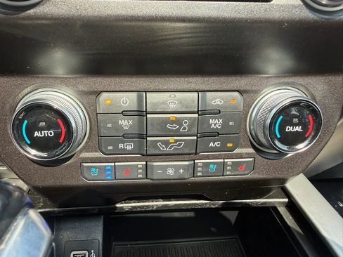 Used 2020 Ford F150 Platinum w/ Technology Package AWD/4WD image 18
