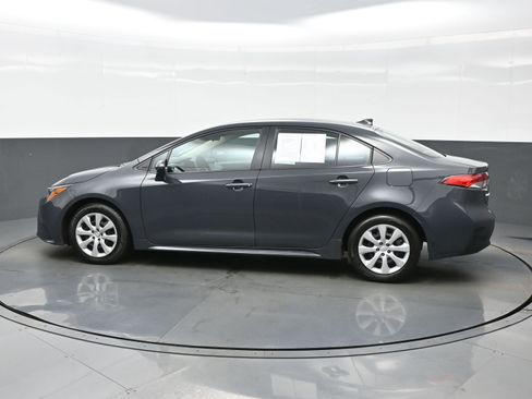 Used 2024 Toyota Corolla LE image 3