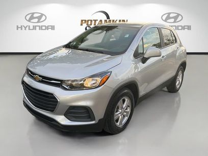 Used 2022 Chevrolet Trax LS w/ Tint and Cruise Package