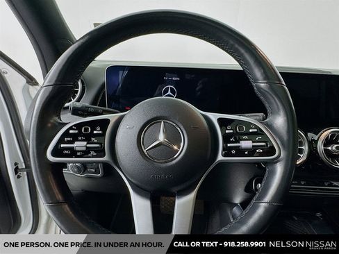 Used 2021 Mercedes-Benz GLB 250 4MATIC image 11