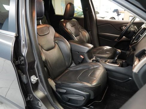 Used 2017 Jeep Cherokee Limited w/ Luxury Group image 24