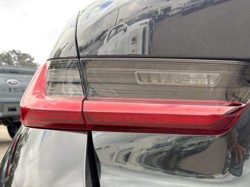 Used 2024 BMW 330i Sedan image 10