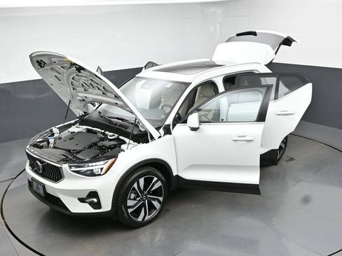 Used 2024 Volvo XC40 B5 Ultimate w/ Climate Package AWD/4WD image 52