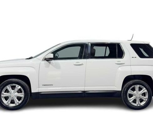 Used 2017 GMC Terrain SLE FWD image 1