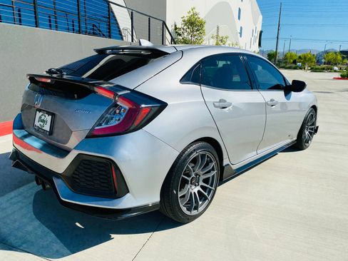 Used 2018 Honda Civic Sport image 12