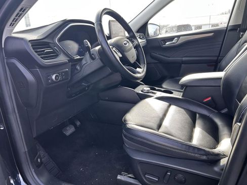 Used 2021 Ford Escape Titanium w/ Class II Trailer Tow Package image 9