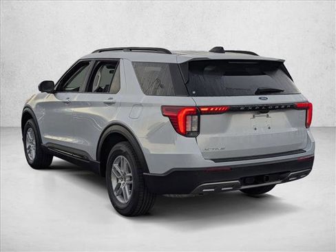 New 2026 Ford Explorer Active w/ Active Comfort Package image 8