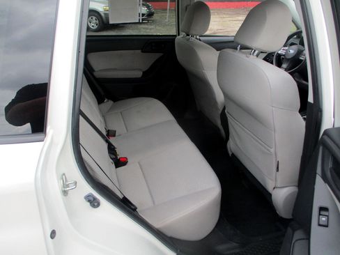 Used 2015 Subaru Forester 2.5i Premium w/ All-Weather Package image 9