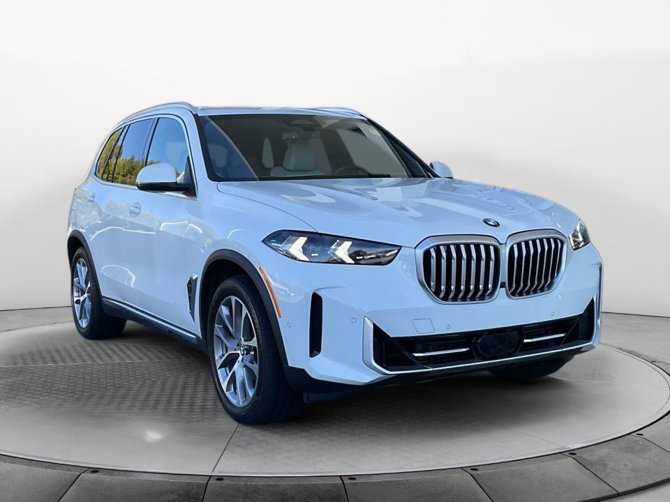 Used 2024 BMW X5 xDrive40i w/ Parking Assistance Package AWD/4WD image 1