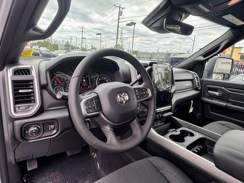 New 2026 RAM 2500 Big Horn AWD/4WD image 12