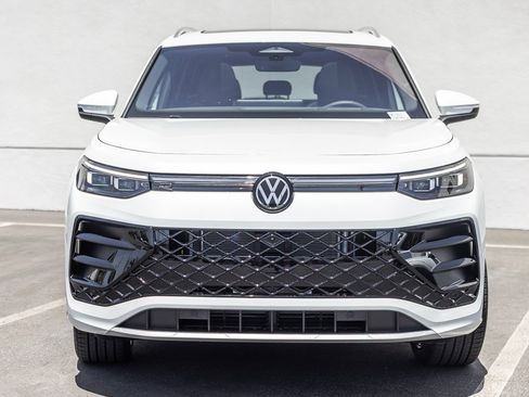 New 2026 Volkswagen Tiguan SEL R-Line image 2
