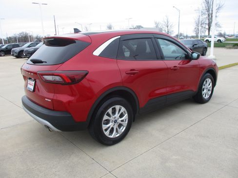 Used 2023 Ford Escape Active w/ Tech Pack #1 AWD/4WD image 7