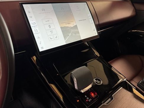 Used 2024 Land Rover Range Rover Sport Dynamic SE image 15