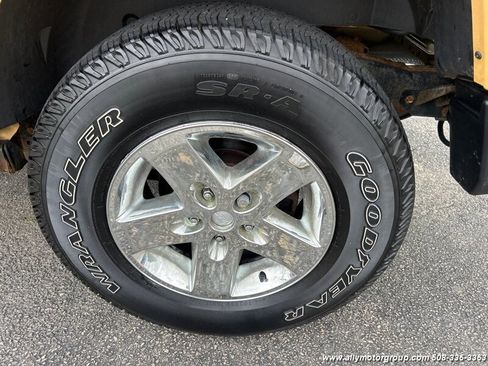 Used 2014 Jeep Wrangler Freedom Edition image 12