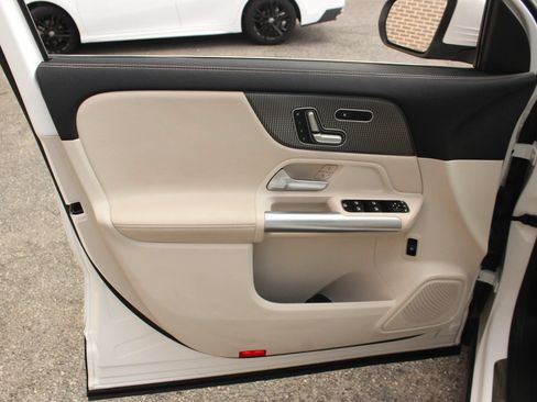 Used 2023 Mercedes-Benz GLA 250 w/ Premium Package image 15