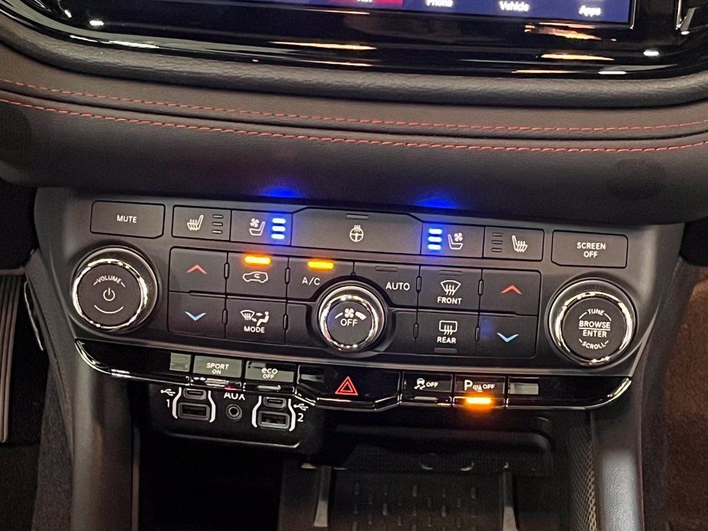Used 2025 Dodge Durango R/T AWD/4WD image 25