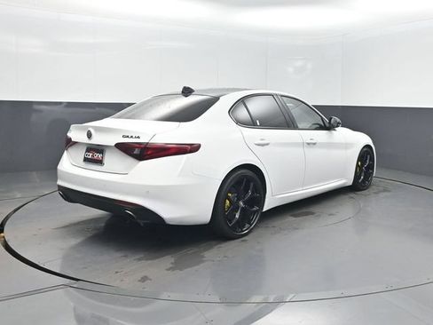 Used 2021 Alfa Romeo Giulia Ti w/ Nero Edizione RWD image 31
