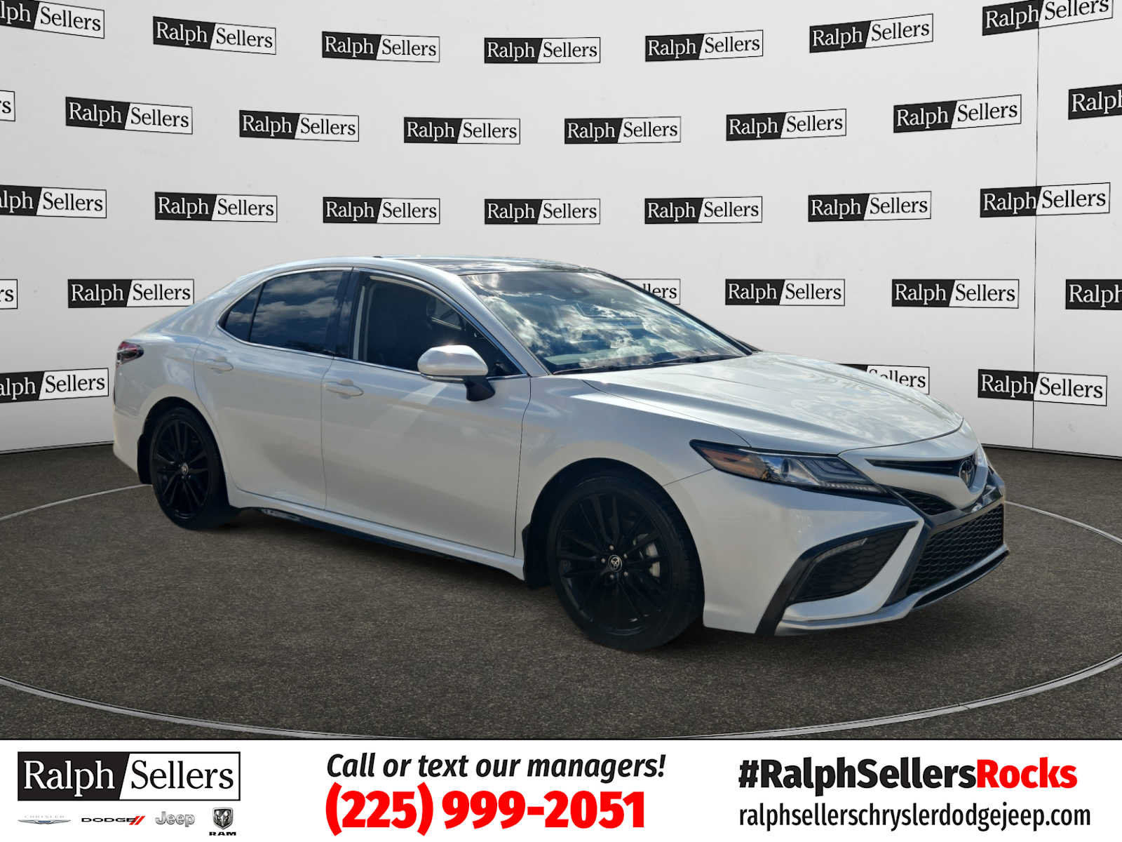 Used 2023 Toyota Camry XSE FWD image 1