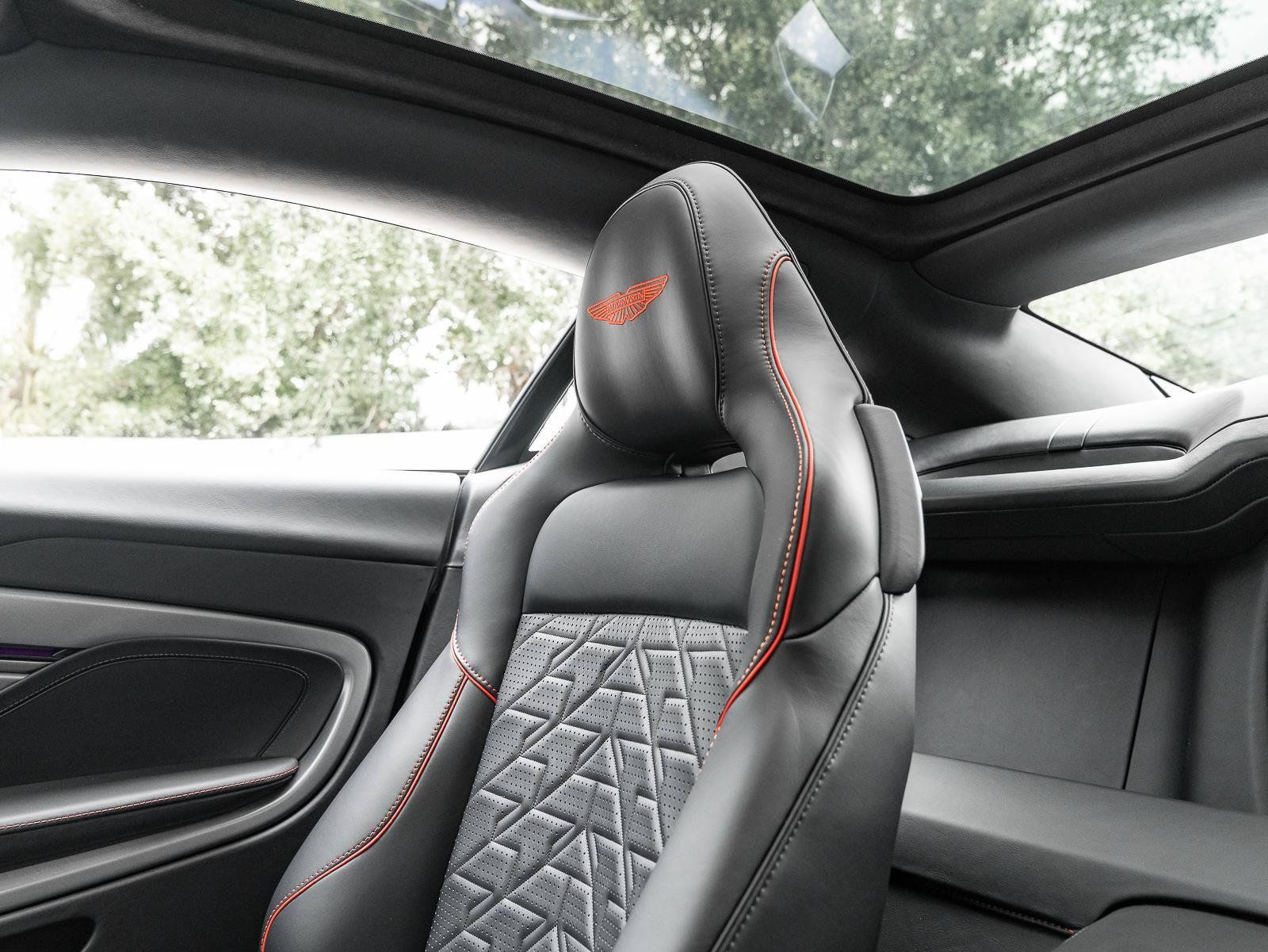 Used 2025 Aston Martin Vanquish RWD image 14
