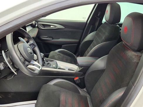 Used 2024 Alfa Romeo Tonale Veloce AWD/4WD image 19