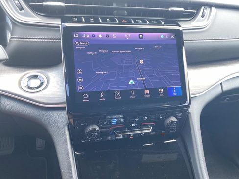 Used 2025 Jeep Grand Cherokee Limited w/ Luxury Tech Group II RWD image 31