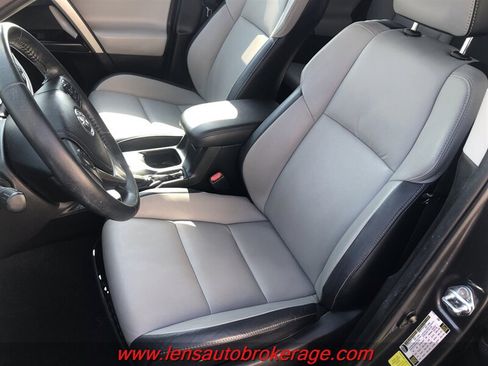 Used 2018 Toyota RAV4 Limited FWD image 12