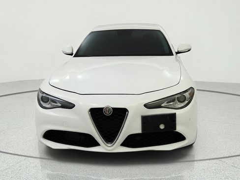 Used 2017 Alfa Romeo Giulia Ti w/ TI Leather Package AWD/4WD image 2