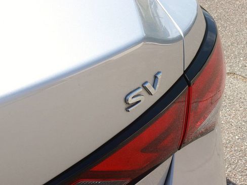 Used 2022 Nissan Sentra SV FWD image 8