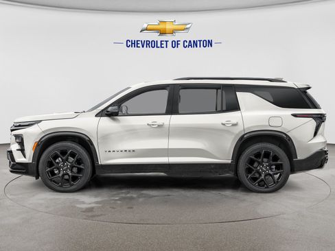 New 2027 Chevrolet Traverse RS w/ LPO, Floor Liner Package FWD image 3