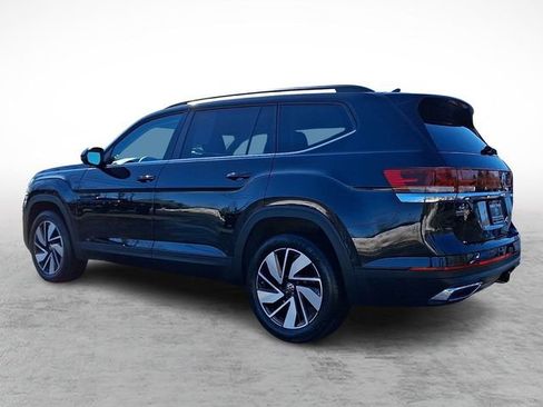 Used 2025 Volkswagen Atlas SE image 4