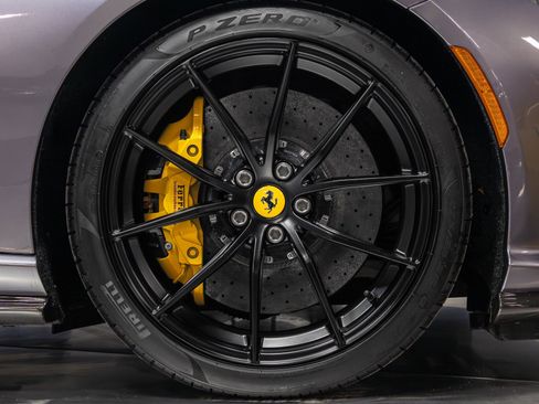 Used 2021 Ferrari 812 GTS image 23