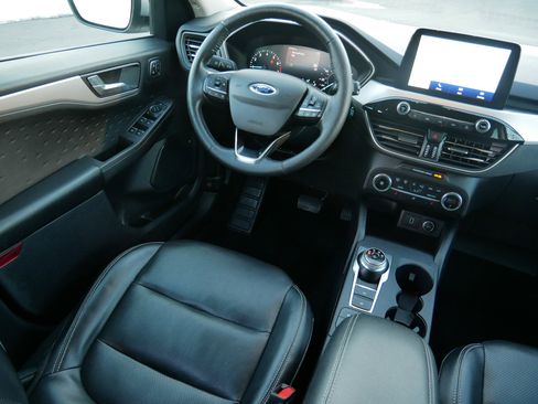 Used 2020 Ford Escape SEL image 9