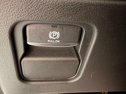 Used 2025 Jeep Wagoneer 4WD image 33