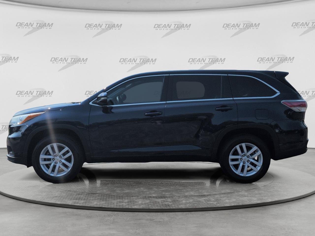 Used 2015 Toyota Highlander LE FWD image 4