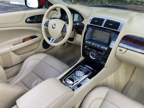 Used 2014 Jaguar XK Convertible image 2