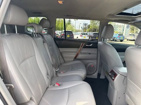 Used 2012 Toyota Highlander Limited AWD/4WD image 14