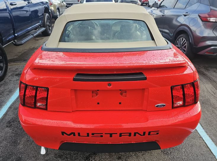 Used 2001 Ford Mustang Premium RWD image 8