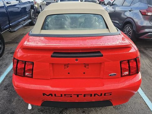 Used 2001 Ford Mustang Premium RWD image 8