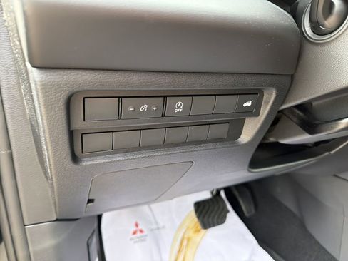 New 2026 Mitsubishi Outlander SE AWD/4WD image 17