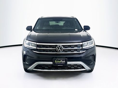 Used 2023 Volkswagen Atlas Cross Sport SE image 2